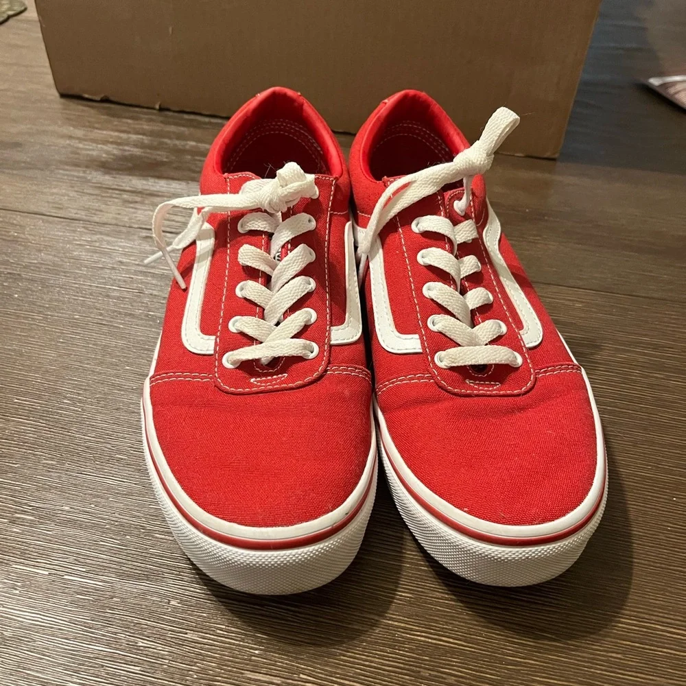 Vans - Picture 2 of 4